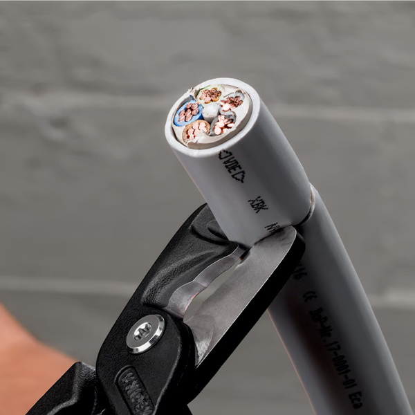 Knipex 95 12 225 Kabelschaar Stepcut XL Met Getrapte Snijrand - 120mm - Comfort Greep - Detailed view of the product