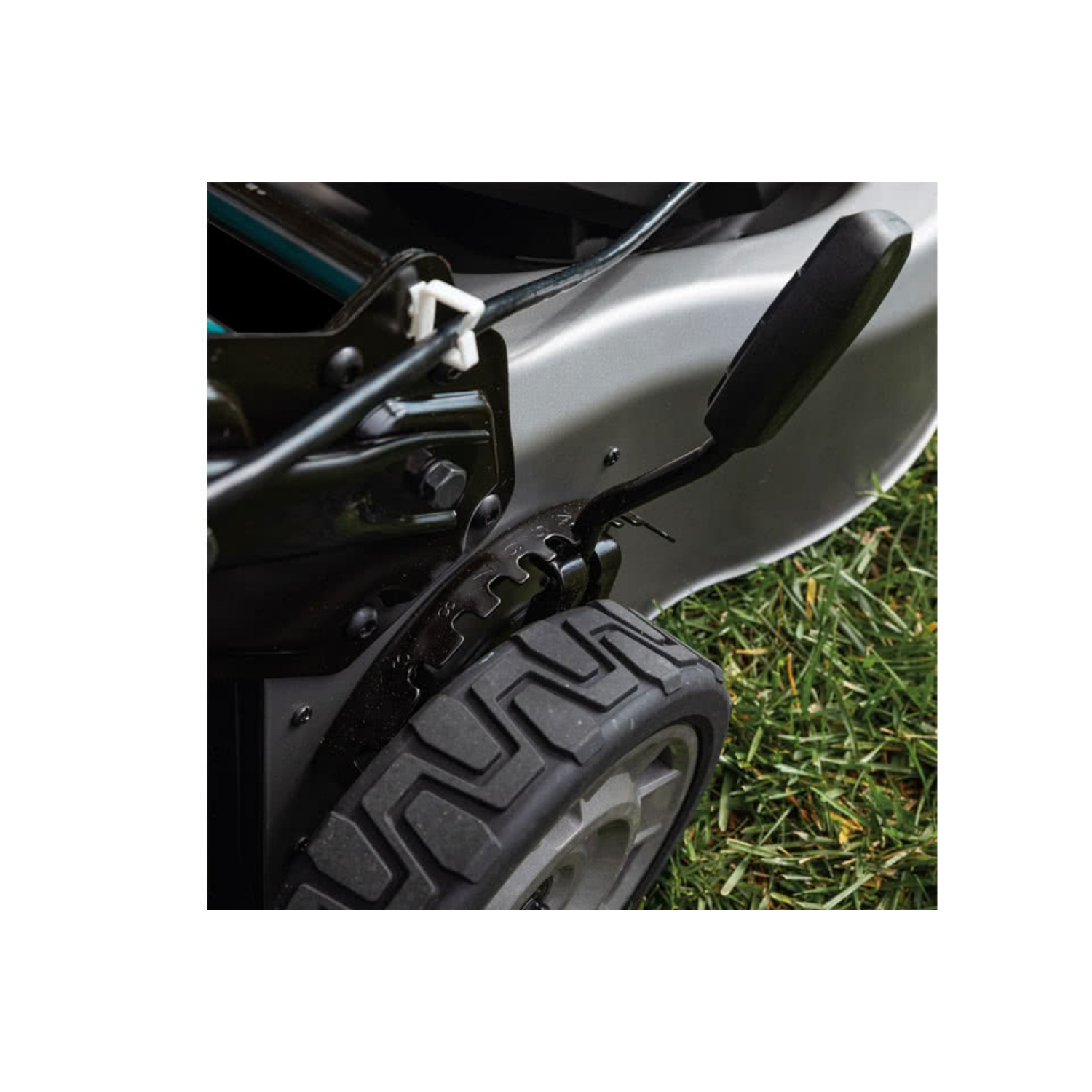 Makita DLM465Z (2X18V) Li-Ion Accu Grasmaaier Body - 46cm - 60L - 1800 M² thumbnail 3