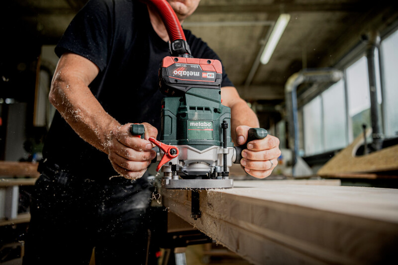 Metabo OFV 18 LTX BL 12 18V Li-ion Accu Bovenfrees Set (2x 5.5Ah Accu) In MetaBox - Detailed view of the product