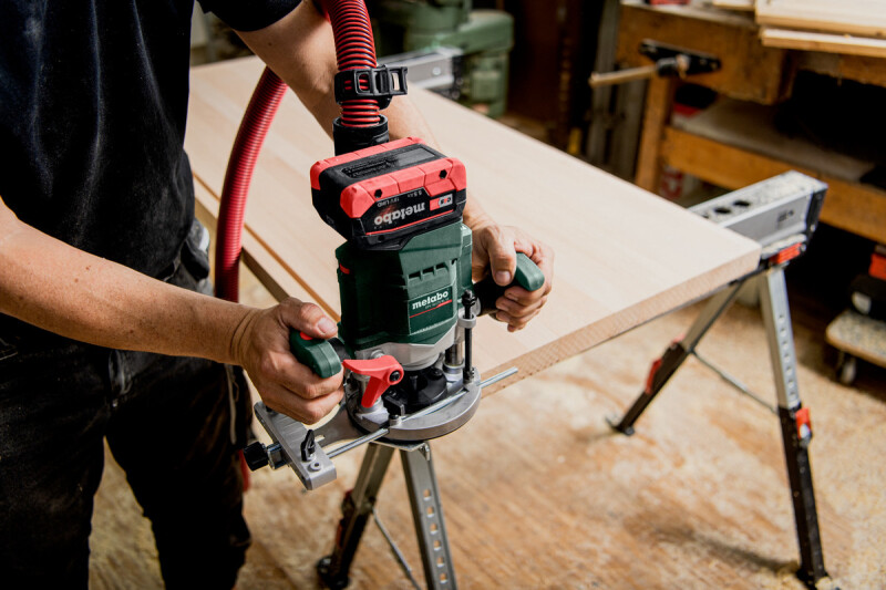 Metabo OFV 18 LTX BL 12 18V Li-ion Accu Bovenfrees Set (2x 5.5Ah Accu) In MetaBox - Detailed view of the product