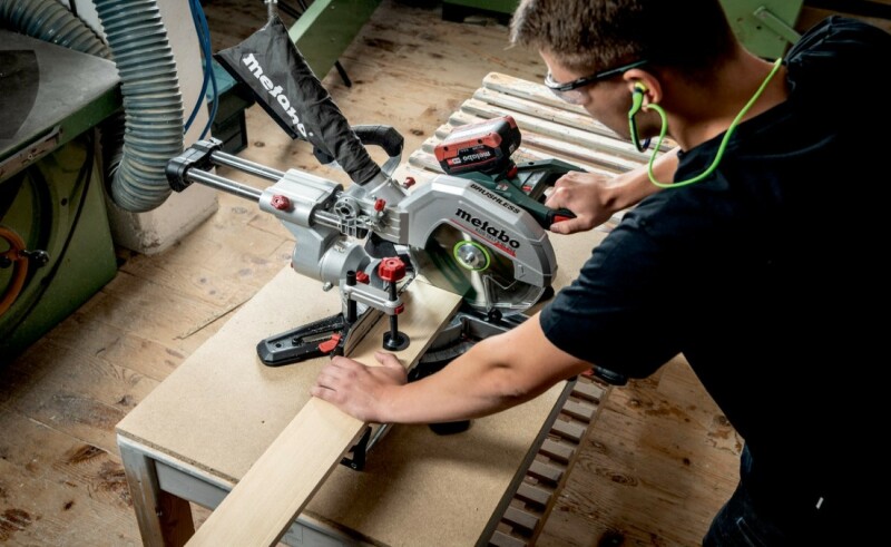 Metabo KGS 18 LTX BL 254 LiHD Accu Afkortzaag Body - 254 X 30mm - Detailed view of the product