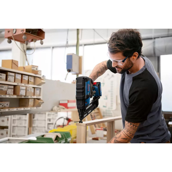 Bosch GNH 18V-64 18V Li-ion Accu Tacker Body - Detailed view of the product