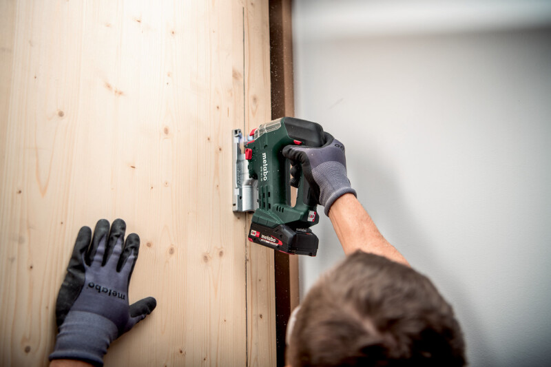 Metabo STB 18 L 90 18V Li-ion Accu Decoupeerzaag Body In MetaBox - D-greep - Detailed view of the product