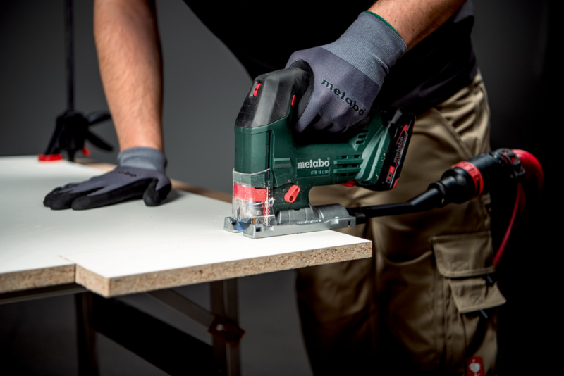 Metabo STB 18 L 90 18V Li-ion Accu Decoupeerzaag Body In MetaBox - D-greep - Detailed view of the product
