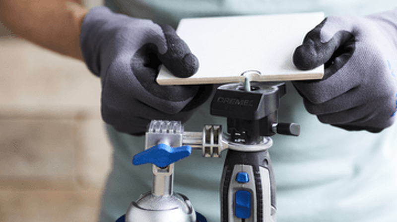 Dremel 2500 Multi-Vise 3-in-1 En 360° Stationaire Bankschroef, Losstaande Klem En Gereedschaphouder - Detailed view of the product