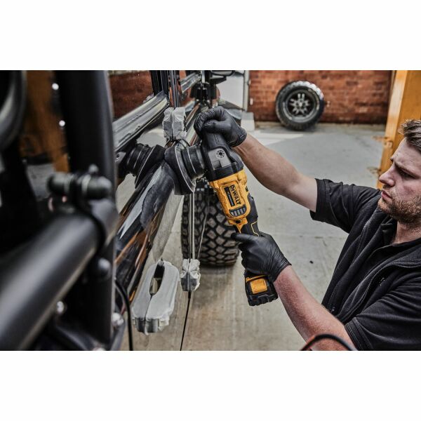 DeWALT DCM848N-XJ 18V Li-ion XR Accu Haakse Polijstmachine Body - Koolborstelloos - Detailed view of the product
