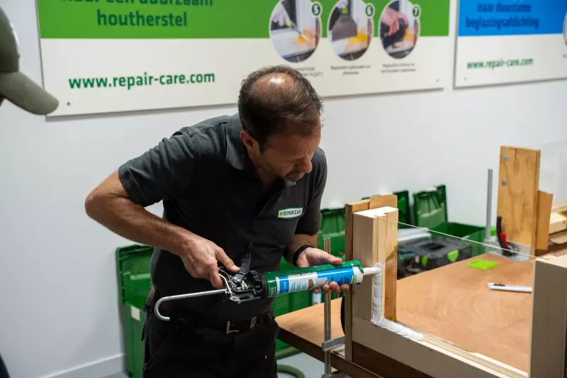 Repair Care Dry Seal 2511105 Elastische Kit MP - Wit - Detailed view of the product