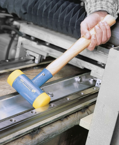 Wiha 802 Terugslagloze Kunststof Hamer Met Holle Metalen Steel - 40 X 305mm - Detailed view of the product