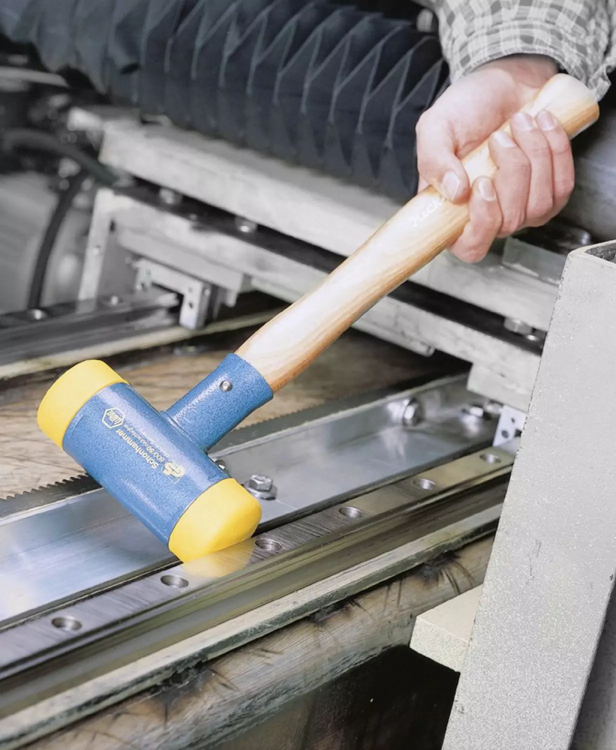 Wiha 802 Terugslagloze Kunststof Hamer Met Holle Metalen Steel - 40 X 305mm thumbnail 2