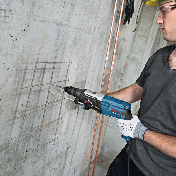 Bosch GBH 2-28 F SDS-plus Combihamer Incl. Snelspanboorkop In Koffer - 880W - 3,2J - Detailed view of the product