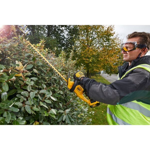 DeWALT DCM563P1 18V Li-Ion Accu Heggenschaar Set (1x 5,0Ah Accu) - Detailed view of the product