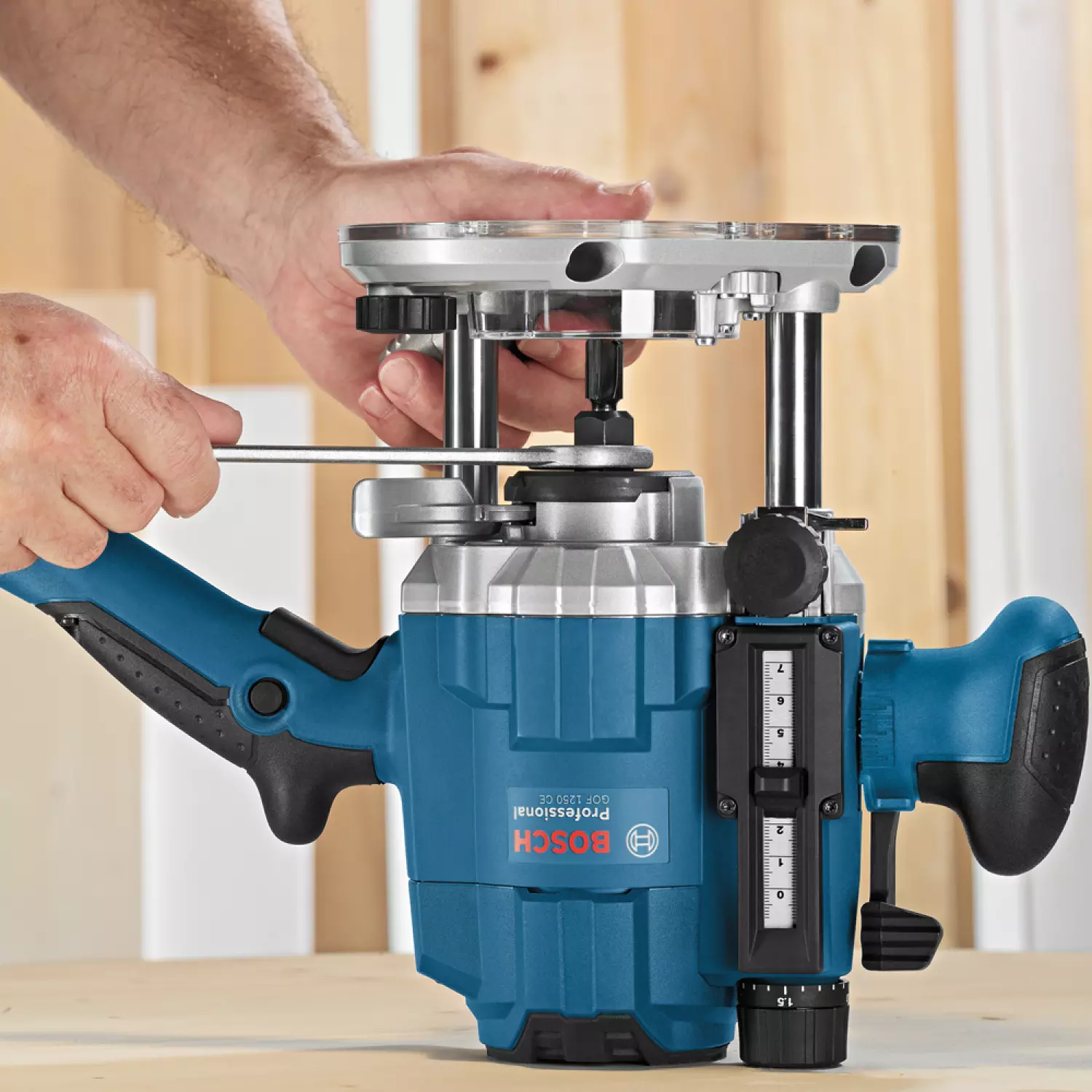 Bosch GOF 1250 CE Professional Bovenfrees - 1250W - 6-8mm thumbnail 3