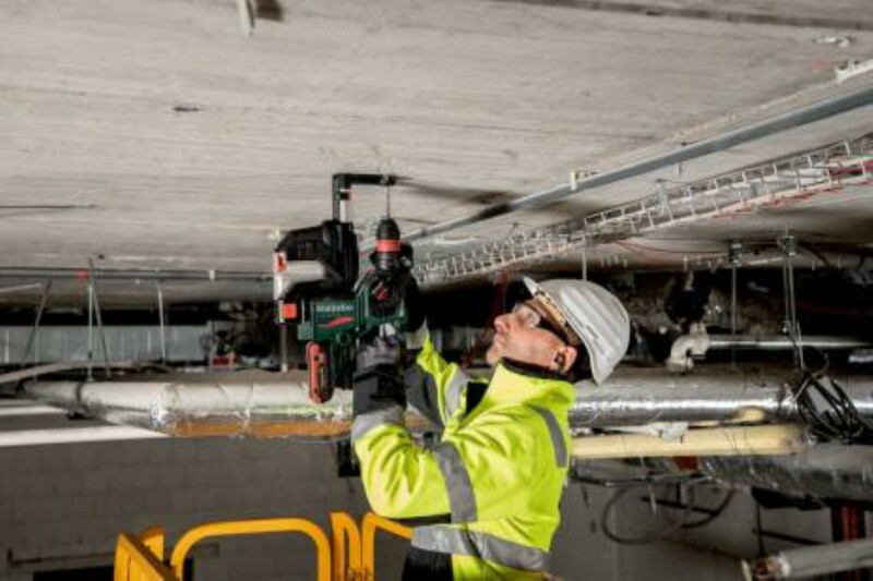 Metabo KH 18 LTX BL 24 Q 18V Li-ion Accu Combihamer Set (2x 4.0Ah LiHD Accu) In MetaBOX - Detailed view of the product