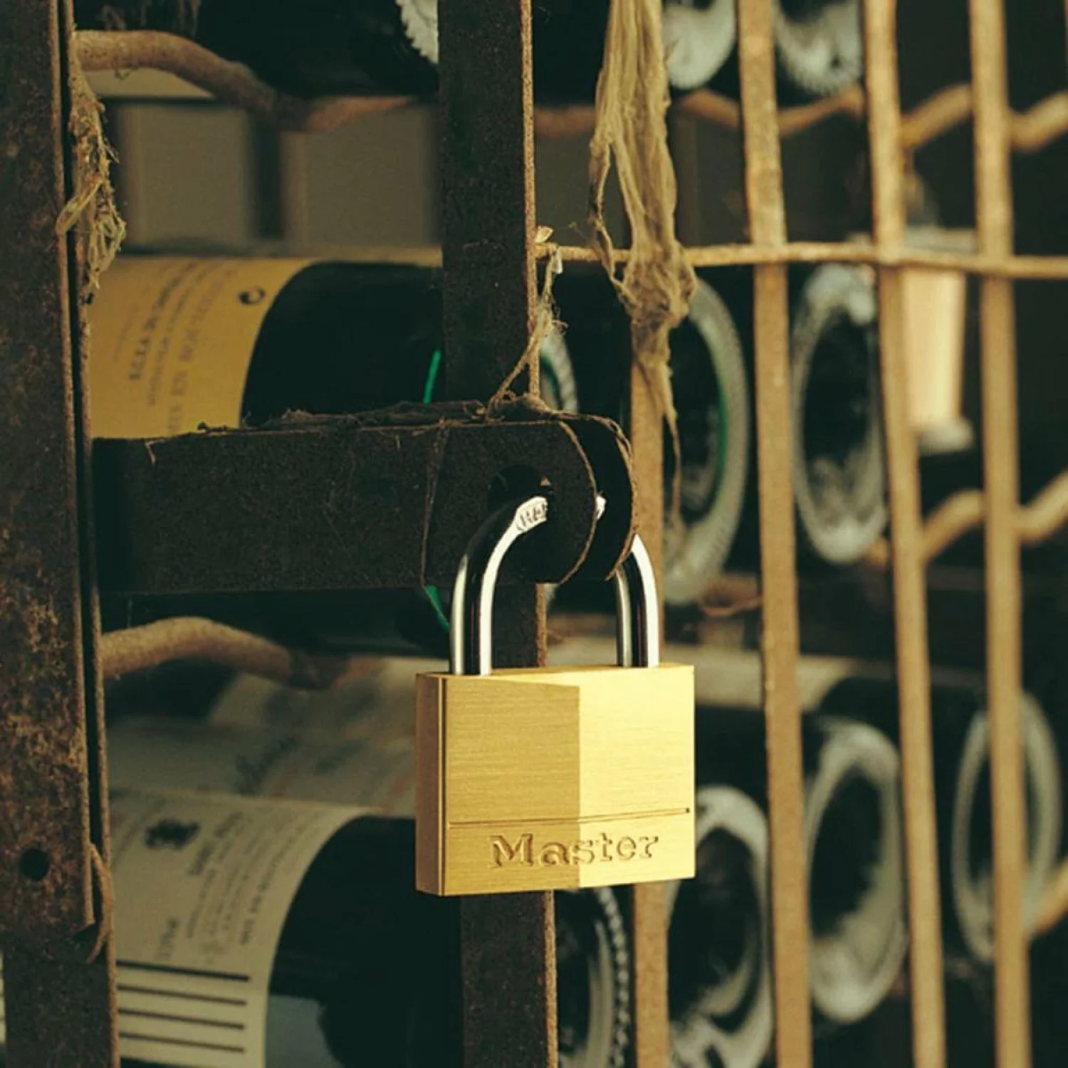 Master Lock 140EURT Hangslot 40mm Massief Messing - Set Van 2 thumbnail 2