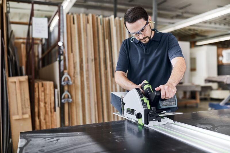 Festool FS 1400/2 Geleiderail - 1400mm - Met 2x FSZ 120 Schroefklemmen - Detailed view of the product