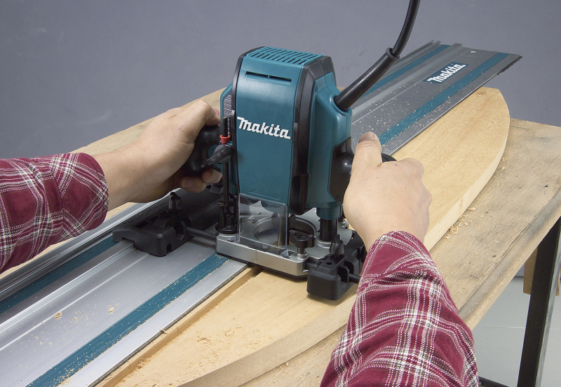 Makita RP0900J Bovenfrees In Mbox - 900W - 8mm - Detailed view of the product