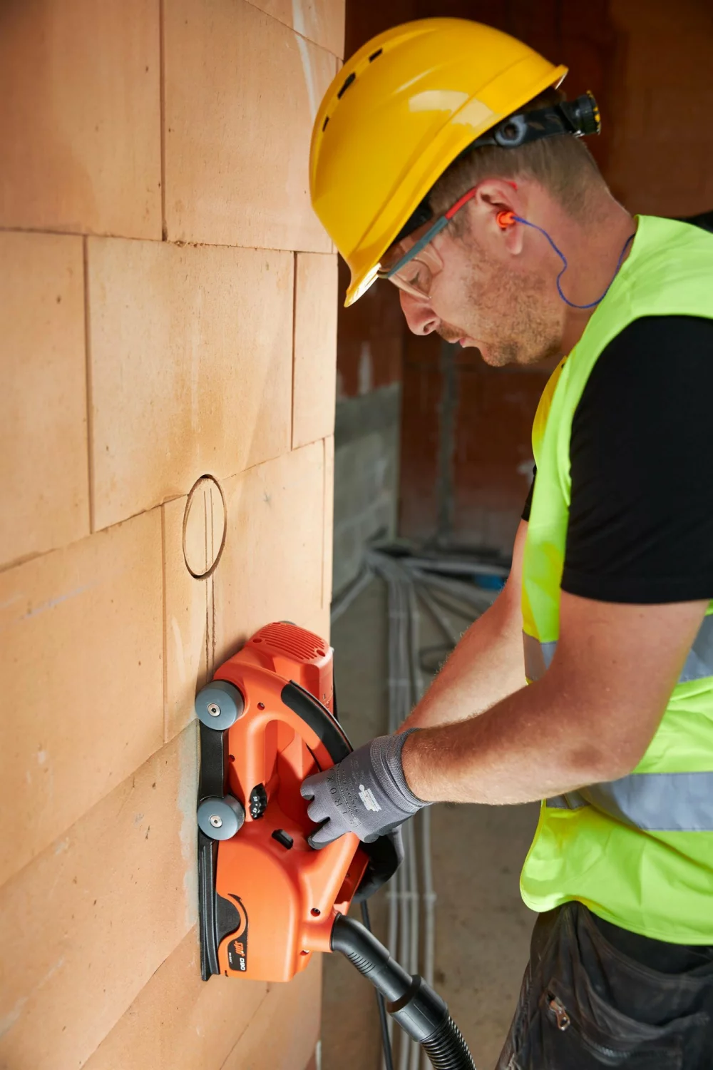 Spit D90 Sleuvenzaagmachine Universal Incl. 2 Diamantschijven - 2500W - 150mm thumbnail 4