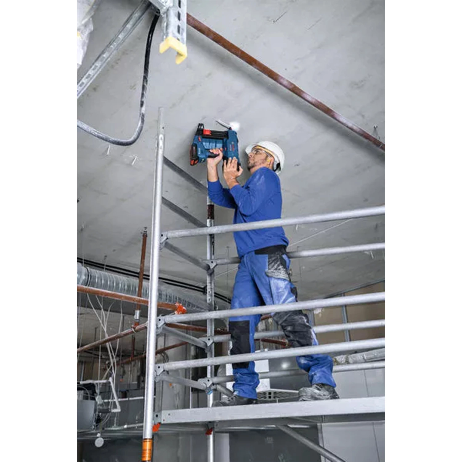 Bosch GNB 18V-40 18V Accu Betontacker Set (2x 4.0Ah Accu) In XL-boxx thumbnail 3