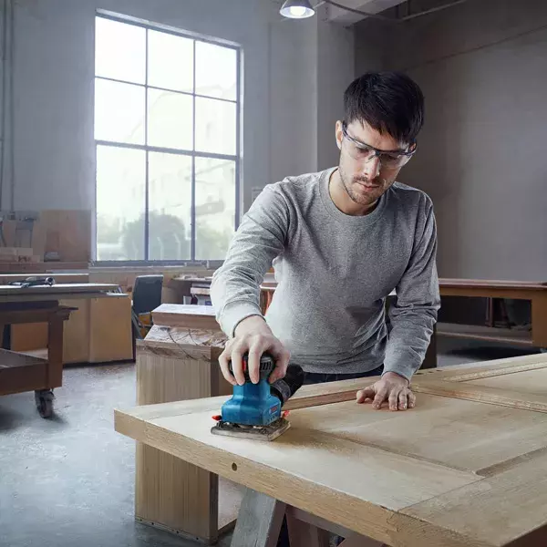 Bosch GSS 140 A Vlakschuurmachine - 101 X 112mm - Detailed view of the product