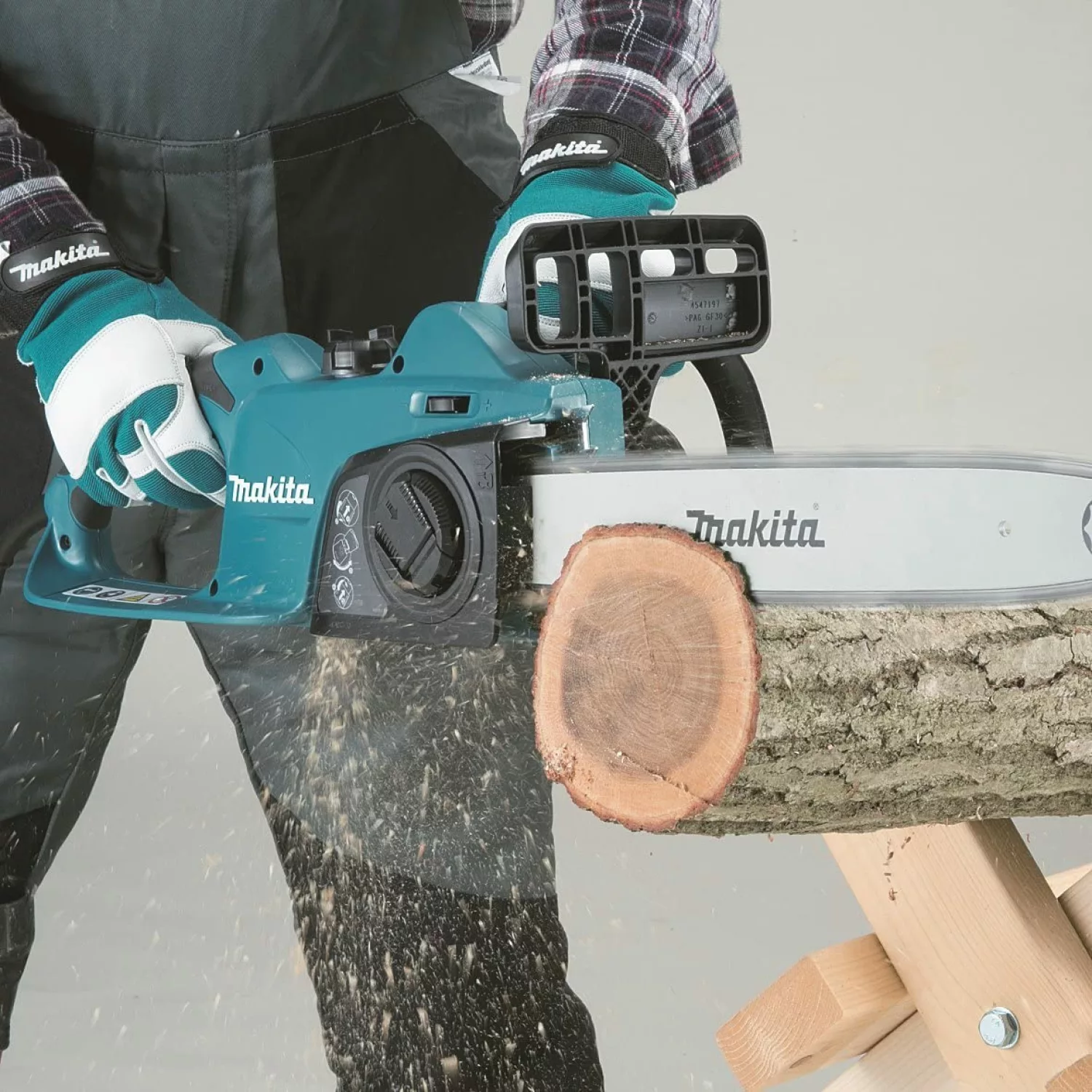 Makita UC3541A Kettingzaag 1800W - 35cm thumbnail 4