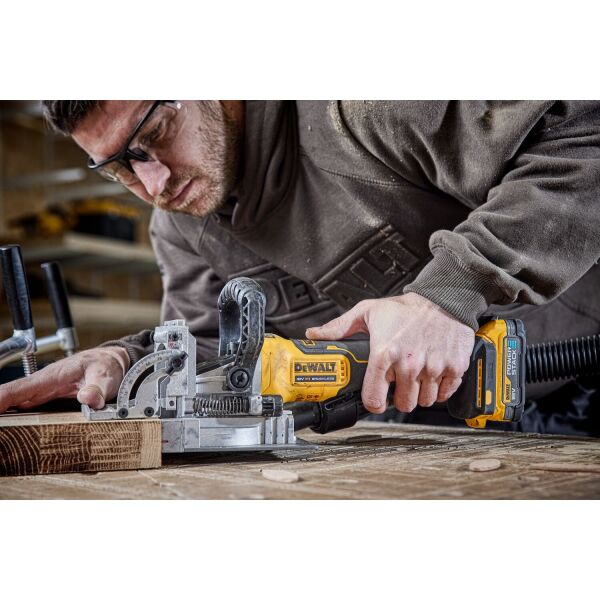 DeWALT DCW682P2-QW 18V Li-ion XR Accu Lamellenfrees Set (2x 5.0Ah) In TSTAK - Koolborstelloos - Detailed view of the product