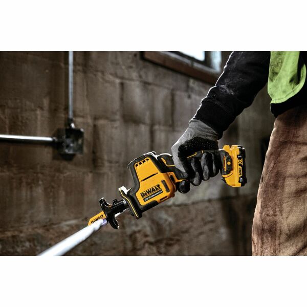 DeWALT DCS312D2-QW 12V Li-ion XR Accu Compacte Reciprozaag Set (2x 2.0Ah) In TSTAK - Koolborstelloos - Detailed view of the product