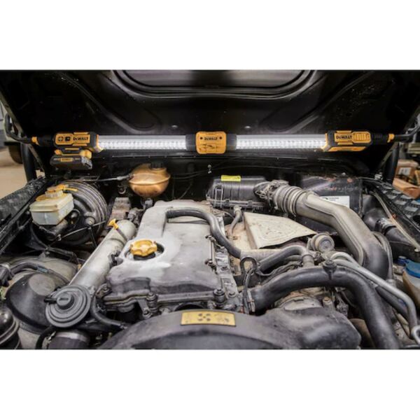 DeWALT DCL045-XJ 12V / 18V Li-ion XR Accu Lichtbalk Body - 1800Lm - Detailed view of the product