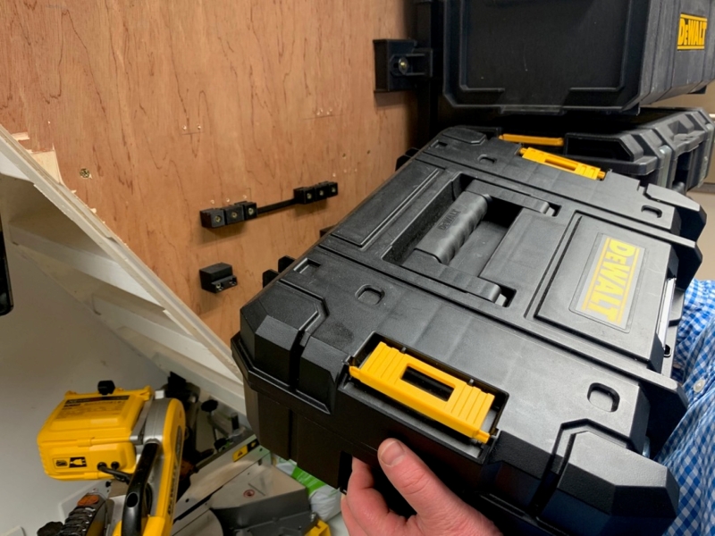 StealthMounts OM-STAK-3 Gereedschapskistbevestigingen Voor Dewalt T-STAK - 3 Stuks - Detailed view of the product