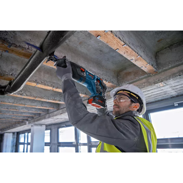 Bosch GSA 18V-28 18V Li-ion Accu Reciprozaag Body In L-Boxx - 28mm - Detailed view of the product