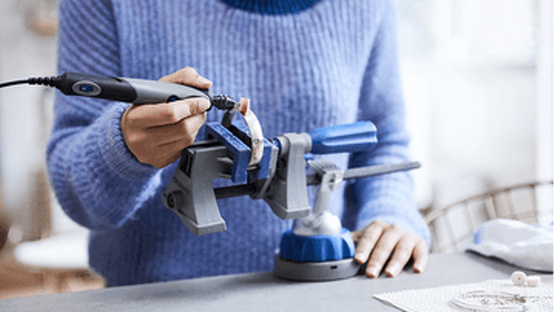 Dremel 2615S723JA 100 Delige Accessoireset In Opbergkoffer - Detailed view of the product