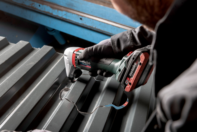 Metabo NIV 18 LTX BL-M 18V Li-Ion Accu Knabbelschaar Body In MetaBox - Detailed view of the product