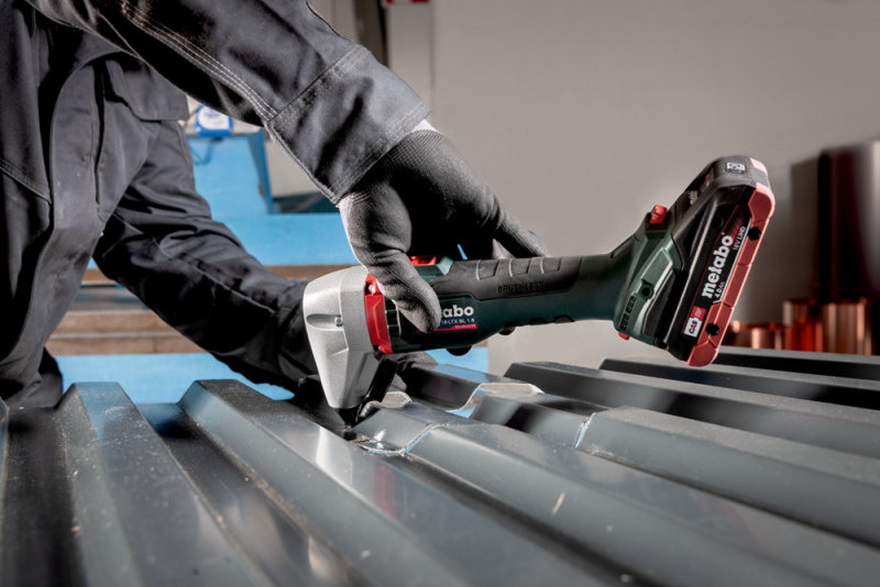 Metabo NIV 18 LTX BL-M 18V Li-Ion Accu Knabbelschaar Body In MetaBox - Detailed view of the product