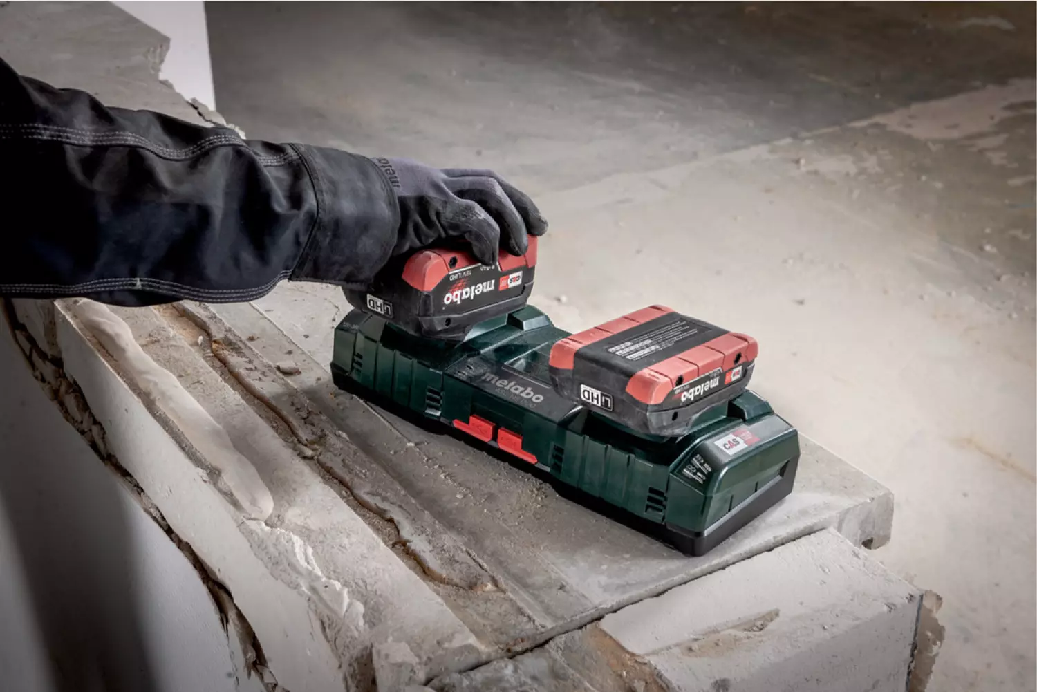 Metabo DUO ASC 145 12/18/36V LiHD/Li-Ion Accu Duolader Met USB Laadpoort (2x) - Air Cooled thumbnail 2