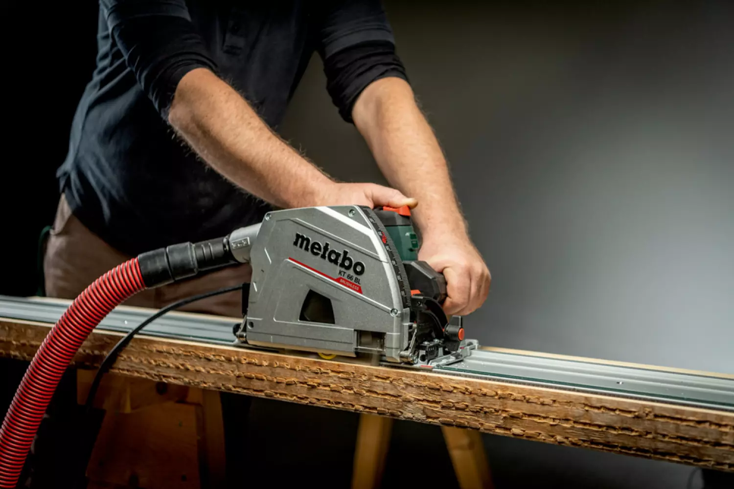 Metabo KT 66 BL Invalcirkelzaag In MetaBox Incl. FS 160 (1600mm) Geleiderail - 1200W - 165mm thumbnail 3