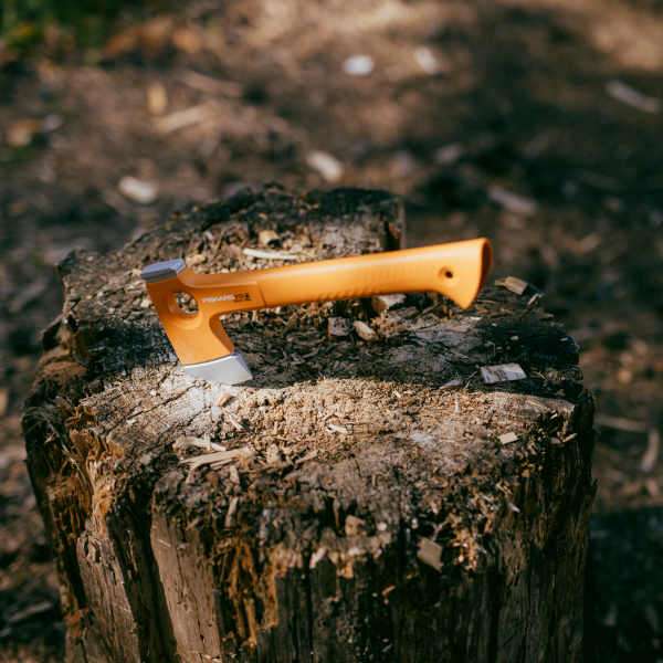 Fiskars 1069101 X-serie X13 Campingbijl - 330mm - Detailed view of the product