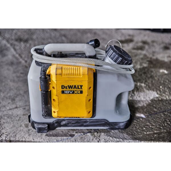 DeWALT DCE6820N 18V Li-ion Accu Waterpomp - 15L - Detailed view of the product