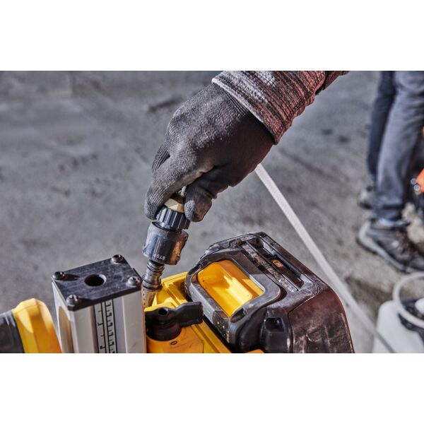 DeWALT DCE6820N 18V Li-ion Accu Waterpomp - 15L - Detailed view of the product