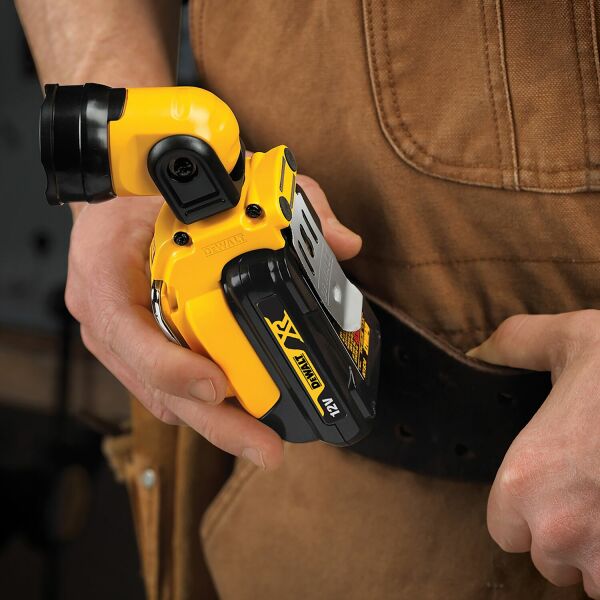 DeWALT DCL510N-XJ 10.8V Li-ion XR Accu LED Lamp Body - 130Lm - Detailed view of the product