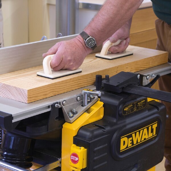 DeWALT D27300-QS Vlak- En Vandiktebank - 2100W - Detailed view of the product
