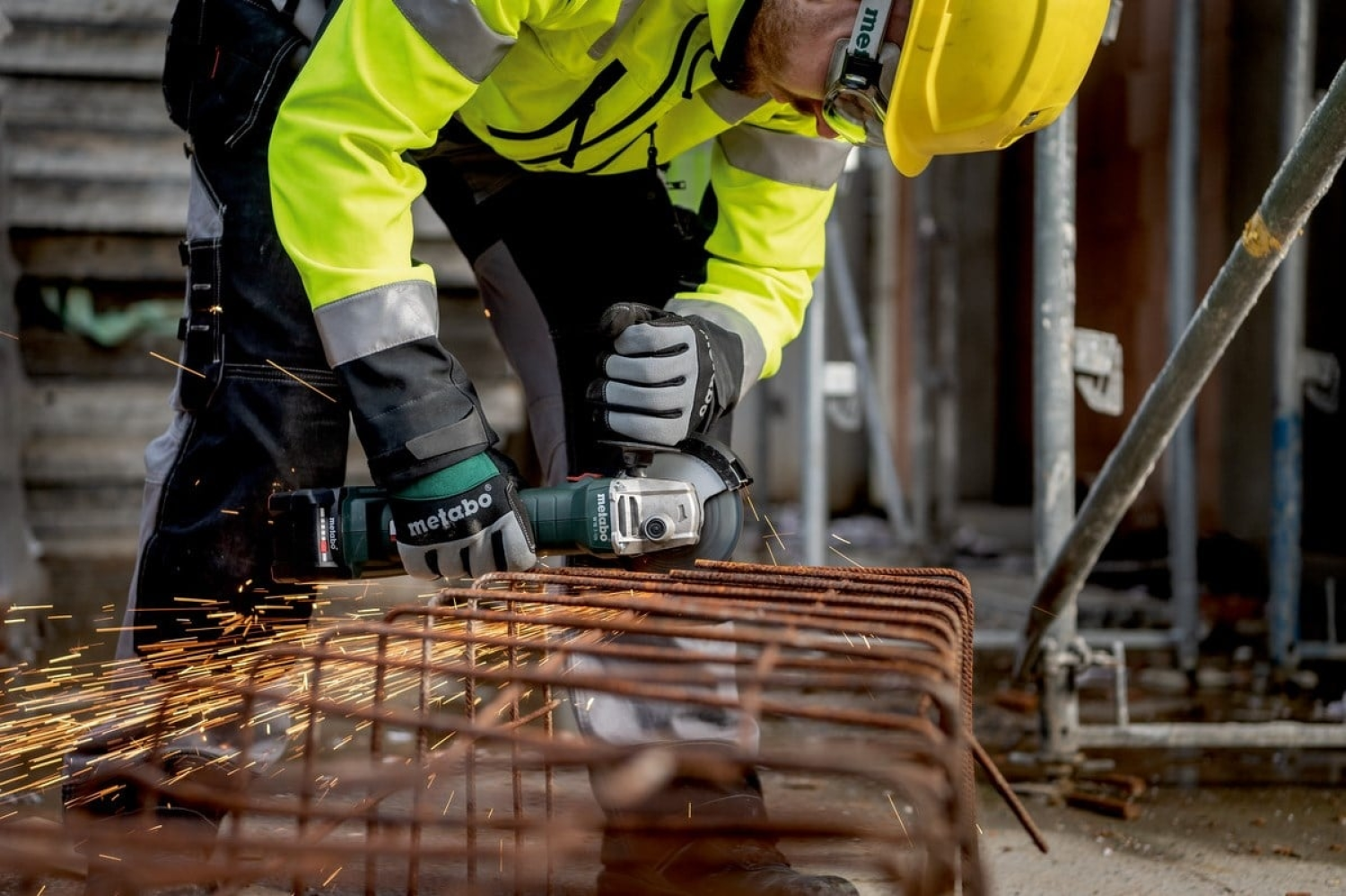 Metabo W 18 7-125 18V Li-Ion Accu Haakse Slijper Set (2x 4,0Ah) In Metabox - 125mm