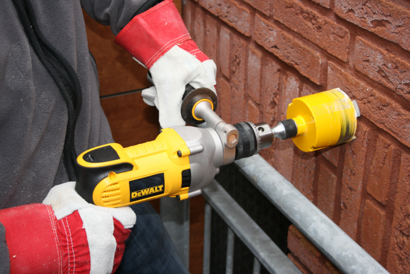 DeWALT D21570K Klopboor-/ Diamantboormachine In Koffer - 1300W - Detailed view of the product