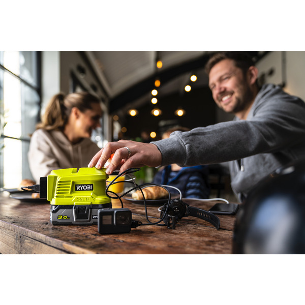 Ryobi RY18BI150A-0 18V Li-Ion PowerSource Omvormer - 5133004895 - Detailed view of the product