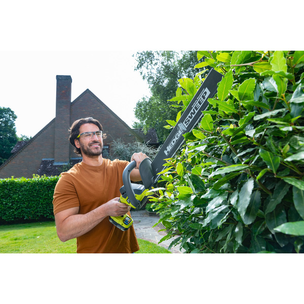 Ryobi RY18HT45A-120 One+ 18V Accu Heggenschaar Set 2.0Ah - 450mm - Detailed view of the product