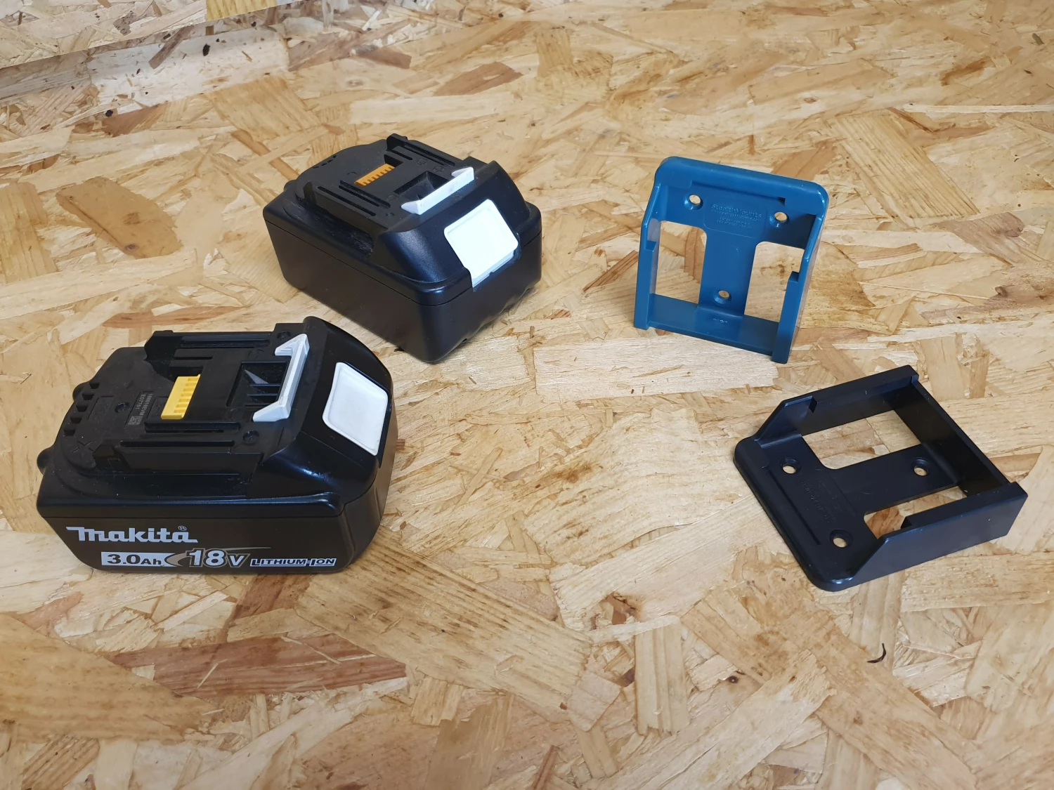 StealthMounts BM-MK18-BLU-6 Accuhouder Voor Makita 18V LXT - Blauw - 6-pack thumbnail 4