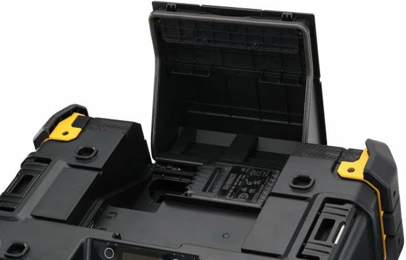 DeWALT DWST1-81078 54V Li-ion XR Accu TSTAK Radio Met Oplaadfunctie - Werkt Op Netstroom&Accu - Detailed view of the product