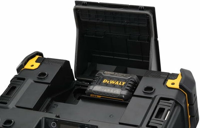 DeWALT DWST1-81078 54V Li-ion XR Accu TSTAK Radio Met Oplaadfunctie - Werkt Op Netstroom&Accu - Detailed view of the product