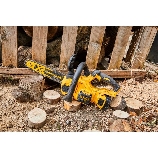 DeWALT DCM565N 18V XR Li-Ion Kettingzaag Body - 30cm - Detailed view of the product