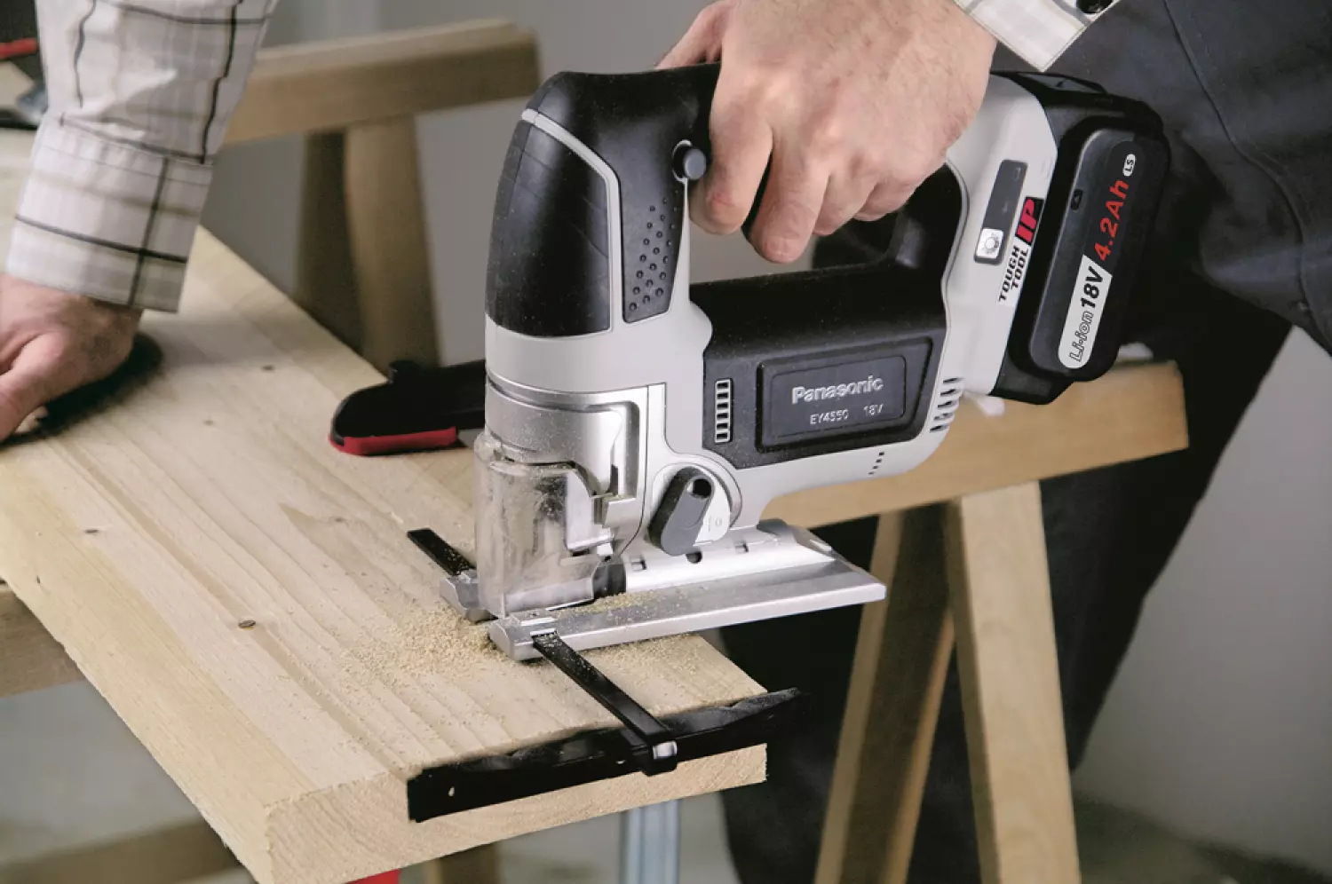 Panasonic EY4550X Accu Decoupeerzaag 18V Losse body