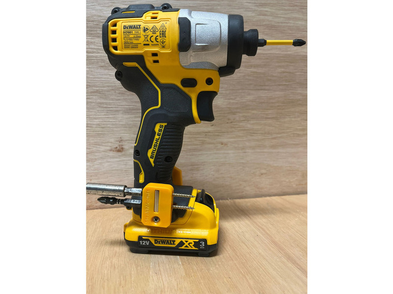 StealthMounts BH-DW-S-YLW YELLOW Stubby Magnetische Bithouder Voor Dewalt - Geel - 3-pack - Detailed view of the product