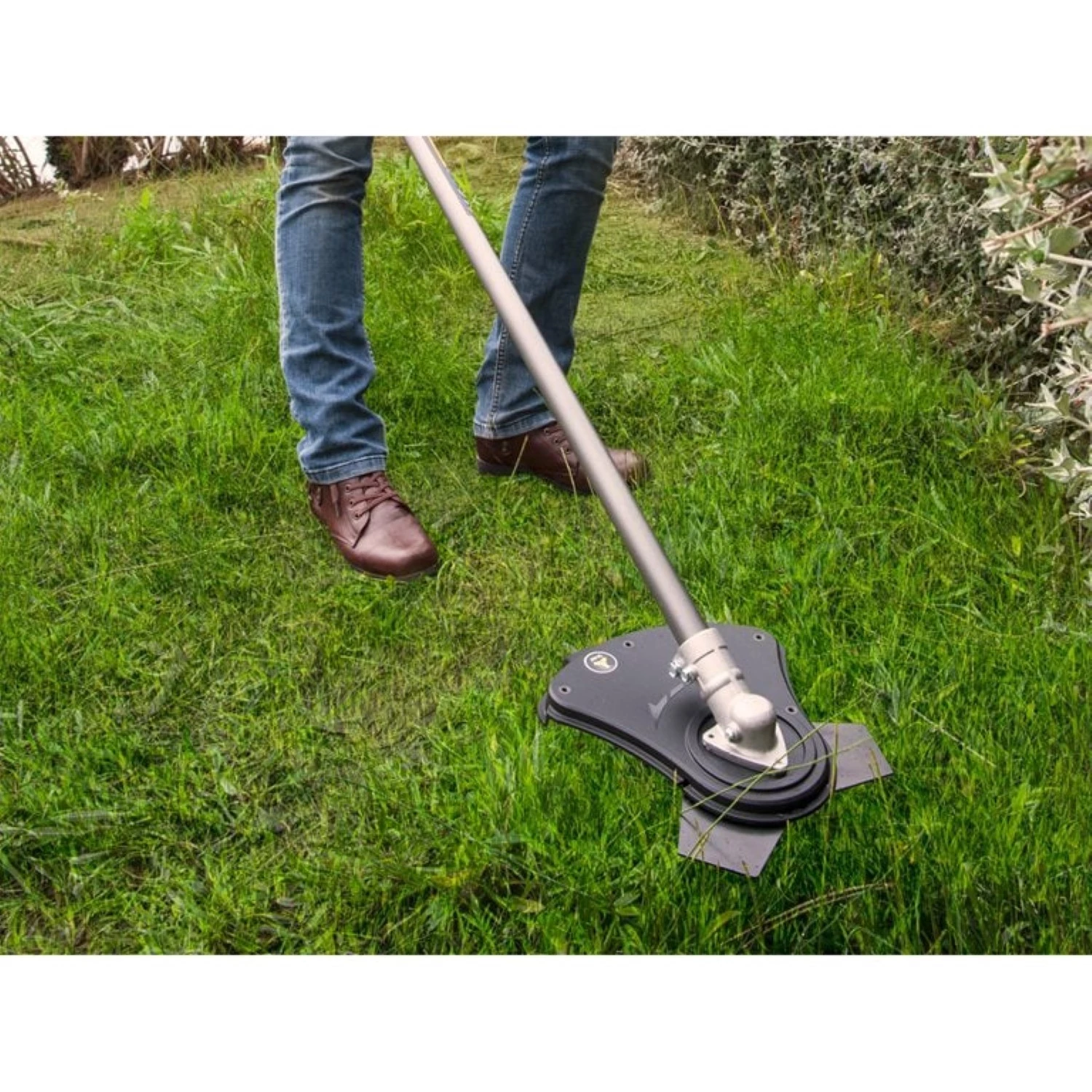 Ryobi OBC1820B 18V Li-Ion Accu 2-in-1 Bosmaaier/Grastrimmer Body - 20/30cm thumbnail 4